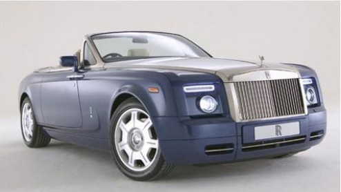 Rolls Royce heeft een naam op te houden als het gaat om het fabriceren van wonderschone cabrios. En gelukkig hebben ze besloten om ook met de nieuwe koers die ze ingevaren zijn, weer een cabrio te pr