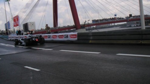 Zondag 20 augustus was de dag dat autoraceminnend Nederland zijn hart op kon halen in Rotterdam bij de Bavaria City Racing. Autovandaag was aanwezig op dit racespektakel en heeft speciaal voor jullie 