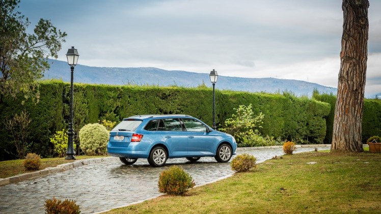 Autotest Skoda Fabia Combi 1.2 TSI 90 pk, het nieuwe ruimtewonder in een leuke verpakking.