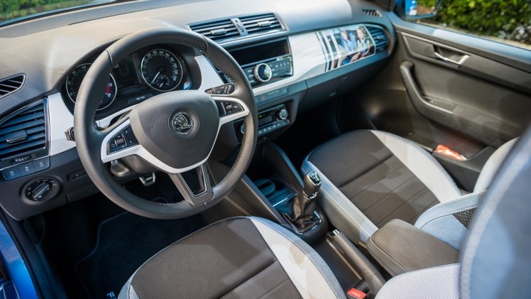 Autotest Skoda Fabia Combi 1.2 TSI 90 pk, het nieuwe ruimtewonder in een leuke verpakking.