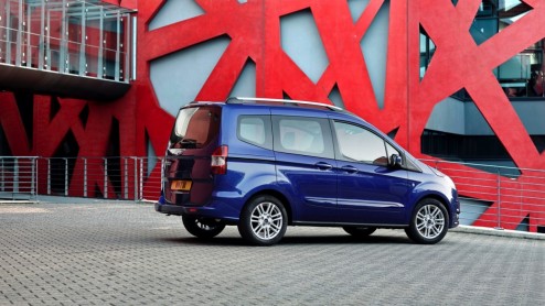 Test Ford Tourneo Courier 1.0 EcoBoost Titanium, de kleinste maar toch ruime variant in de Tourneo-reeks van Ford.