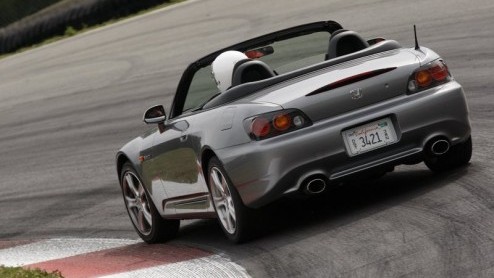 Er is een tijd van komen en gaan, en dit jaar geldt dat voor de cabriolet Cadillac XLR en de sportieve Honda S2000. Beide merken kondigen aan de productie van hun telg te staken.