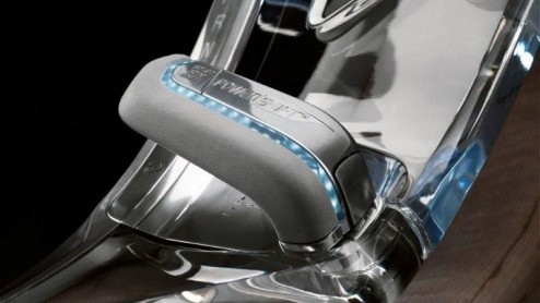 Volvo zet de gang er in met het doorschemeren van de nieuwe S60, die in 2010 verschijnt. Als eerste krijgen we de concept te zien, die in januari 2009 wordt onthuld tijdens de Detroit Motor Show. Dit