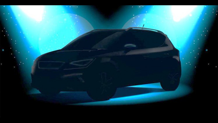 SEAT laat door middel van een donker teaserbeeld een eerste glimp zien van de aanstaande Arona. Maken we het beeld iets lichter, krijgen we al een goede eerste indruk van de compacte SUV.