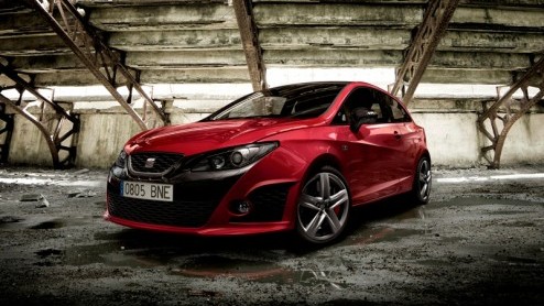 Op de Barcelona International Motor Show en SEAT presenteert een wereldprimeur, de SEAT Ibiza Bocanegra. Een auto met een sportief uiterlijk en een net zo sportieve motor. Deze Spanjaard heeft namelij