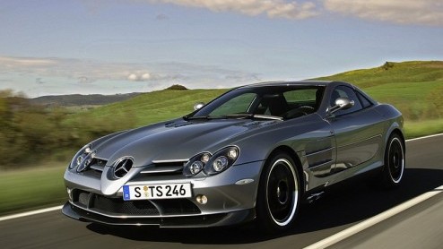 Omdat de SLR blijkbaar nog niet exclusief genoeg was, hebben de heren van Mercedes nu een speciale uitvoering van de SLR op de markt gebracht. De SLR 722 Edition zoals de speciale versie heet, is nog 