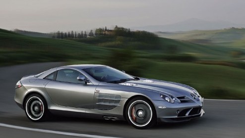 Omdat de SLR blijkbaar nog niet exclusief genoeg was, hebben de heren van Mercedes nu een speciale uitvoering van de SLR op de markt gebracht. De SLR 722 Edition zoals de speciale versie heet, is nog 