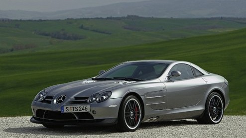 Omdat de SLR blijkbaar nog niet exclusief genoeg was, hebben de heren van Mercedes nu een speciale uitvoering van de SLR op de markt gebracht. De SLR 722 Edition zoals de speciale versie heet, is nog 