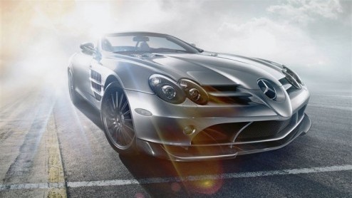 In Parijs heeft Mercedes-Benz nog een paradepaardje in petto. Daar staat met recht de SLR McLaren Roadster 722 S te pronken, als toonbeeld van superieur open rijden. 650 pk, een top van 335 km/u, ee