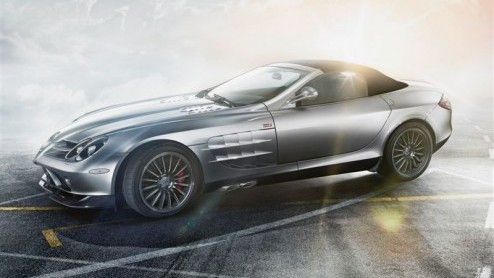 In Parijs heeft Mercedes-Benz nog een paradepaardje in petto. Daar staat met recht de SLR McLaren Roadster 722 S te pronken, als toonbeeld van superieur open rijden. 650 pk, een top van 335 km/u, ee