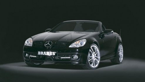 Het vernieuwen van de Mercedes-Benz SLK is voor Brabus een aanleiding om deze in hun eigen jas te hijsen. Reken dus op diepzwarte lak, meer power en nog meer agressie. Voor velen moet dat een lustobje