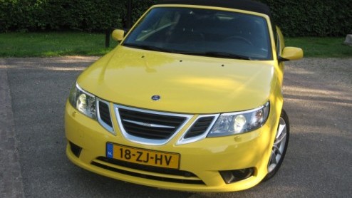 Veelal wordt de Saabrijder omschreven als een nuchtere, representatieve rijder, die veel waarde hecht aan luxe, veiligheid en comfort, zonder zo nodig op te vallen. Toch voldoet onze Saab 9-3 Cabriole