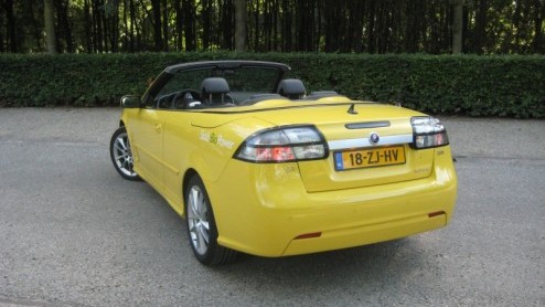 Veelal wordt de Saabrijder omschreven als een nuchtere, representatieve rijder, die veel waarde hecht aan luxe, veiligheid en comfort, zonder zo nodig op te vallen. Toch voldoet onze Saab 9-3 Cabriole