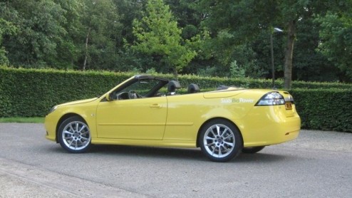 Veelal wordt de Saabrijder omschreven als een nuchtere, representatieve rijder, die veel waarde hecht aan luxe, veiligheid en comfort, zonder zo nodig op te vallen. Toch voldoet onze Saab 9-3 Cabriole