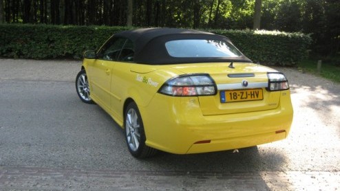 Veelal wordt de Saabrijder omschreven als een nuchtere, representatieve rijder, die veel waarde hecht aan luxe, veiligheid en comfort, zonder zo nodig op te vallen. Toch voldoet onze Saab 9-3 Cabriole