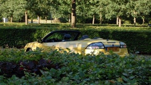 Veelal wordt de Saabrijder omschreven als een nuchtere, representatieve rijder, die veel waarde hecht aan luxe, veiligheid en comfort, zonder zo nodig op te vallen. Toch voldoet onze Saab 9-3 Cabriole