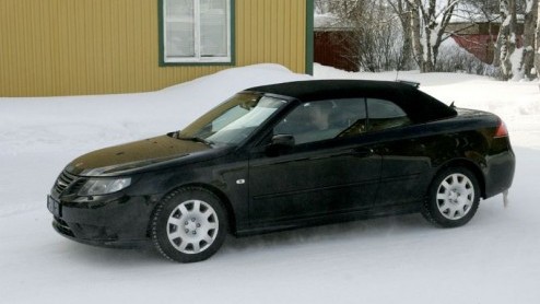 Saab is hard bezig om zijn modellen wat frisser te maken en dat was eerlijk gezegd wel eens nodig. Net als bij de facelift van de 9-5 heeft de Aero X concept ook voor de facelift van de 9-3 centraal g