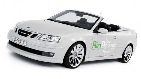 Saab heeft het voor elkaar gekregen om zijn BioPower motor nog schoner te krijgen. De motor die op bio-ethanol loopt krijgt in de 9-3 BioPower Hybrid Concept hulp van 2 elektromotoren die samen 53 kW 