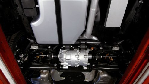 Saab heeft het voor elkaar gekregen om zijn BioPower motor nog schoner te krijgen. De motor die op bio-ethanol loopt krijgt in de 9-3 BioPower Hybrid Concept hulp van 2 elektromotoren die samen 53 kW 