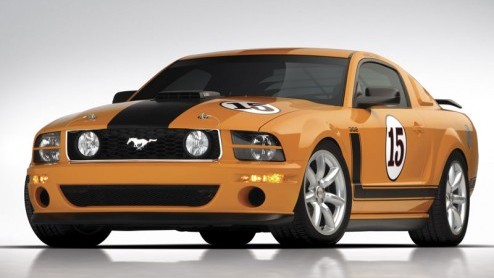 Mocht je wat moeite hebben om je huidige auto op een parkeerplaats te vinden dan heeft Saleen daar nu een oplossing voor. De in Grabber Orange gespoten Mustang zal namelijk zeker opvallen op een parke