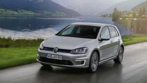 Autotest Volkswagen Golf GTE, de eerste Golf plug-in hybride. In Nederland voor zakelijk rijders met 7% bijtelling vanaf 119 euro per maand.