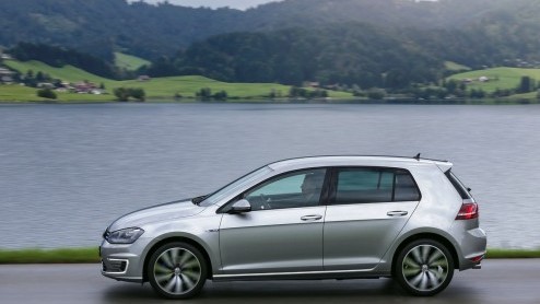 Autotest Volkswagen Golf GTE, de eerste Golf plug-in hybride. In Nederland voor zakelijk rijders met 7% bijtelling vanaf 119 euro per maand.