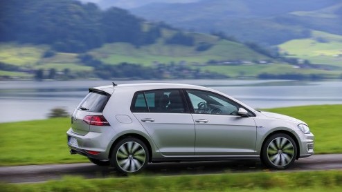 Autotest Volkswagen Golf GTE, de eerste Golf plug-in hybride. In Nederland voor zakelijk rijders met 7% bijtelling vanaf 119 euro per maand.