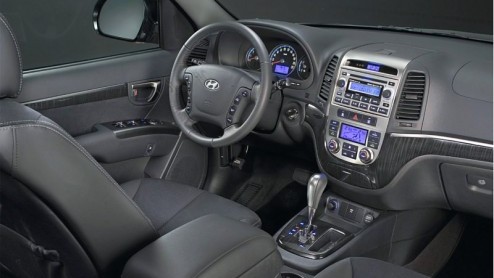 Wat andere kunnen, doen wij ook lekker! Dat moet de gedachte zijn geweest bij Hyundai, die vanaf 1 oktober de Hyundai Santa Fe 4WD 2.7 V6 tijdelijk kosteloos met een automatische transmissie aanbiedt.