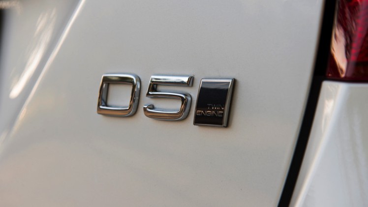 Autotest Volvo V60 D5 Twin Engine, de plug-in hybride met in 2016 nog vijf jaar lang 15% bijtelling. Wat heeft de Zweedse Estate te bieden voor de lease? Wij stappen in.