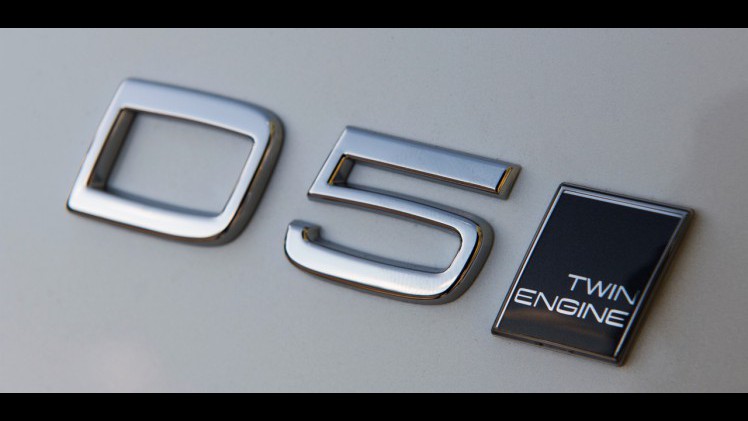 Autotest Volvo V60 D5 Twin Engine, de plug-in hybride met in 2016 nog vijf jaar lang 15% bijtelling. Wat heeft de Zweedse Estate te bieden voor de lease? Wij stappen in.