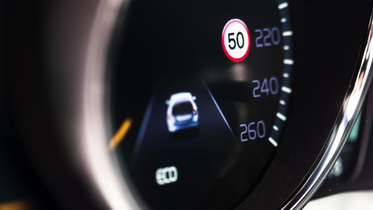 Autotest Volvo V60 D5 Twin Engine, de plug-in hybride met in 2016 nog vijf jaar lang 15% bijtelling. Wat heeft de Zweedse Estate te bieden voor de lease? Wij stappen in.
