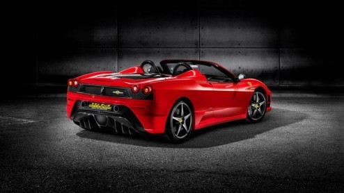 Ferrari heeft de nieuwe Scuderia Spider 16M onthuld tijdens de World Finals in Mugello om de recente overwinning in het Formula 1 Constructors World Championship 2008 te vieren en belooft het neusje