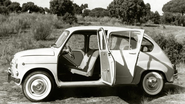Seat maakt een moderne vertaling op basis van de historische 600D die tussen 1957 en 1973 werd geproduceerd in Barcelona.