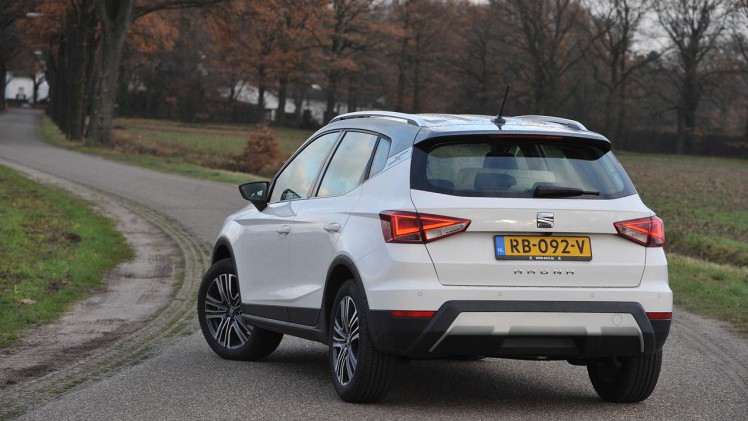 Seat plaatst zich met de Arona in het compacte SUV-segment. De auto deelt veel elementen met de nieuwe Ibiza.
