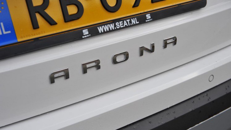 Seat plaatst zich met de Arona in het compacte SUV-segment. De auto deelt veel elementen met de nieuwe Ibiza.