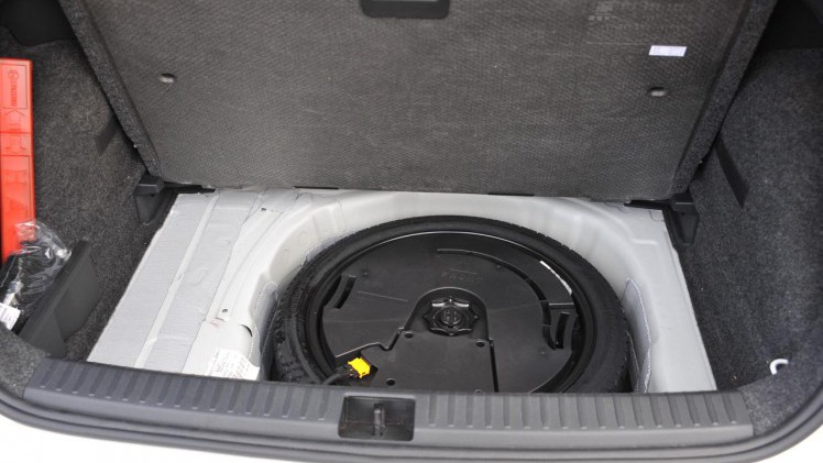 Seat plaatst zich met de Arona in het compacte SUV-segment. De auto deelt veel elementen met de nieuwe Ibiza.