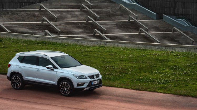 Autotest nieuwe Seat Ateca, de eerste SUV van Seat waarmee de Tiguan, Kuga, Kadjar en anderen een flinke kluif aan krijgen. We rijden met de 1.4 TSI 150 pk.