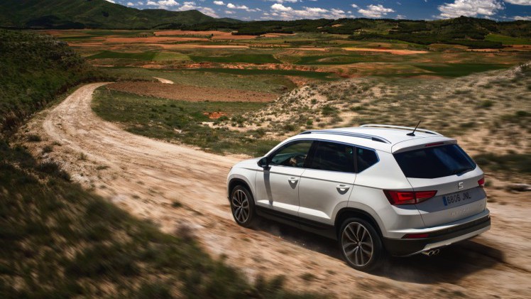 Autotest nieuwe Seat Ateca, de eerste SUV van Seat waarmee de Tiguan, Kuga, Kadjar en anderen een flinke kluif aan krijgen. We rijden met de 1.4 TSI 150 pk.