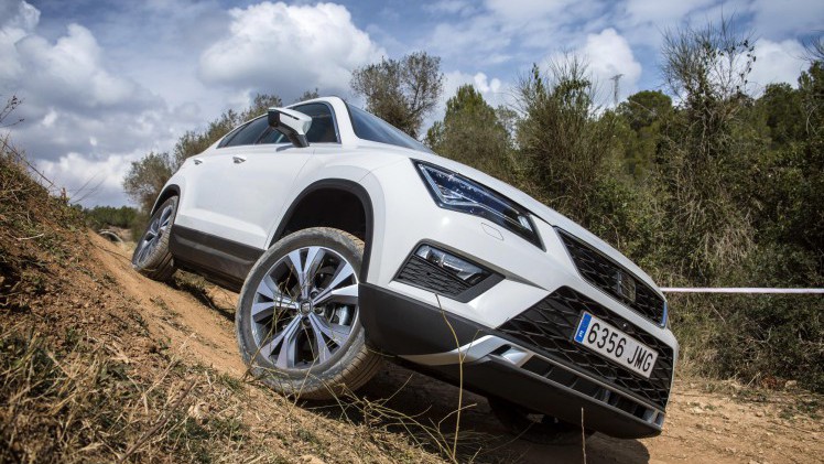 Eerste prijzen Seat Ateca SUV bekend. De nieuwe SUV van het merk komt in september naar Nederland met drie- en viercilinder motoren. We zetten alle uitvoeringen op een rij.