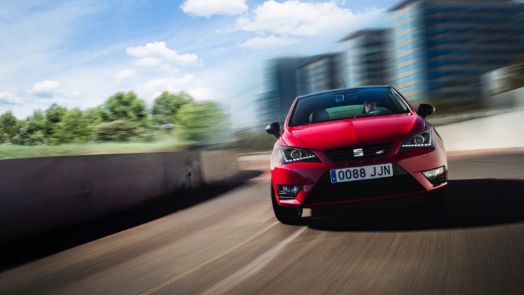 Autotest nieuwe Seat Ibiza Cupra 1.8 TSI. De Facelift van de Ibiza Cupra bezorgt Seat een leuke hot hatch met de beste pret-/prijs verhouding!