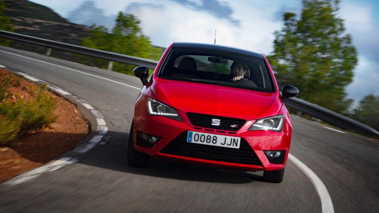 Autotest nieuwe Seat Ibiza Cupra 1.8 TSI. De Facelift van de Ibiza Cupra bezorgt Seat een leuke hot hatch met de beste pret-/prijs verhouding!
