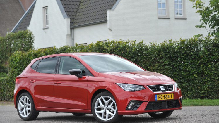 Seat concentreert zich met de nieuwe Ibiza vooral op de 1 liter motor, in de meeste gevallen met turbo. De sportief getinte FR-uitvoering brengt het model precies daar waar het hoort.