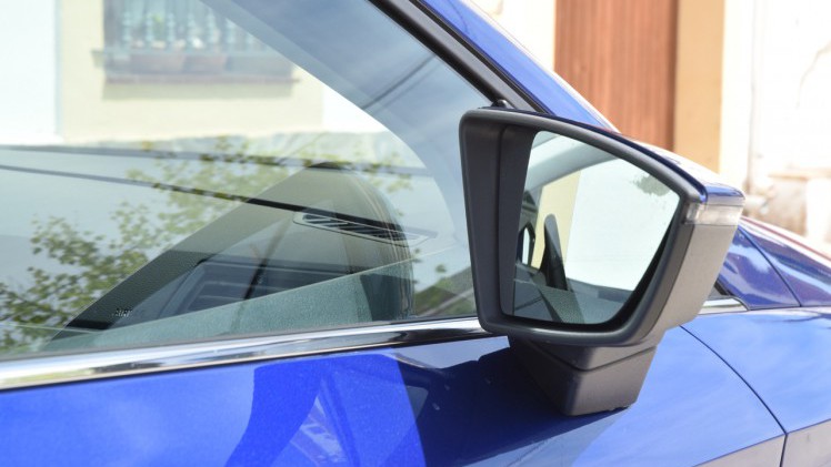 Seat zet eind juni de nieuwe generatie Ibiza in de showroom. De auto staat op een nieuw platform en is aanzienlijk groter geworden. AutoVandaag deed een rijtest.