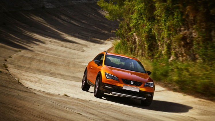 Seat Leon Cupra als hoogpotige crossover naar IAA odner de naam Leon Cross Sport Show Car.