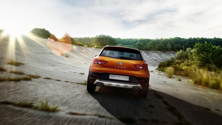Seat Leon Cupra als hoogpotige crossover naar IAA odner de naam Leon Cross Sport Show Car.