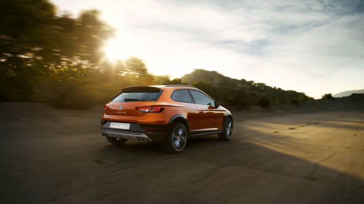 Seat Leon Cupra als hoogpotige crossover naar IAA odner de naam Leon Cross Sport Show Car.