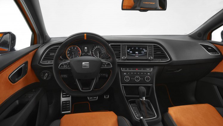 Seat Leon Cupra als hoogpotige crossover naar IAA odner de naam Leon Cross Sport Show Car.