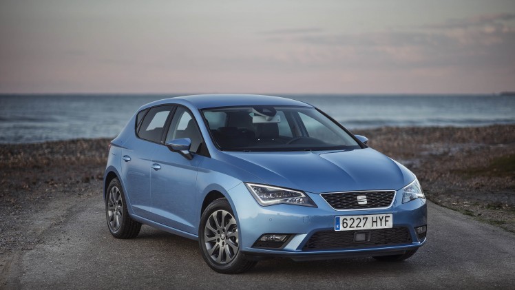 De Seat Leon is licht opgefrist. Voortaan is hij leverbaar met een driecilinder, nieuwe uitvoeringen en een verbeterd infotainmentsysteem. Ook is de X-Perience nu te krijgen met voorwielaandrijving.