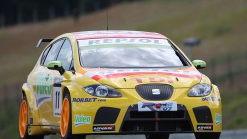 Ondanks een flinke hoeveelheid handicapgewicht als gevolg van zijn goede resultaten in eerdere races dit seizoen haalde SEAT-coureur Gabriele Tarquini ook tijdens het vijfde raceweekend van het FIA WK