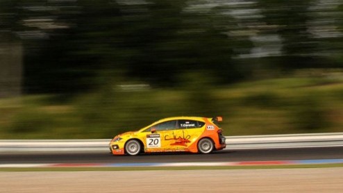 Ondanks een flinke hoeveelheid handicapgewicht als gevolg van zijn goede resultaten in eerdere races dit seizoen haalde SEAT-coureur Gabriele Tarquini ook tijdens het vijfde raceweekend van het FIA WK